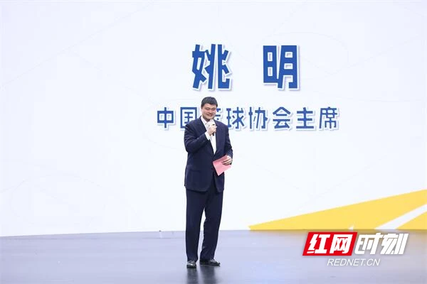 篮球老将如何通过瑜伽提升柔韧性_1